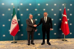 عباس عراقچی و هاکان فیدان در استانبول دیدار کردند