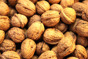 کشف  1200کیلو گردوی خارجی قاچاق در شهرضا