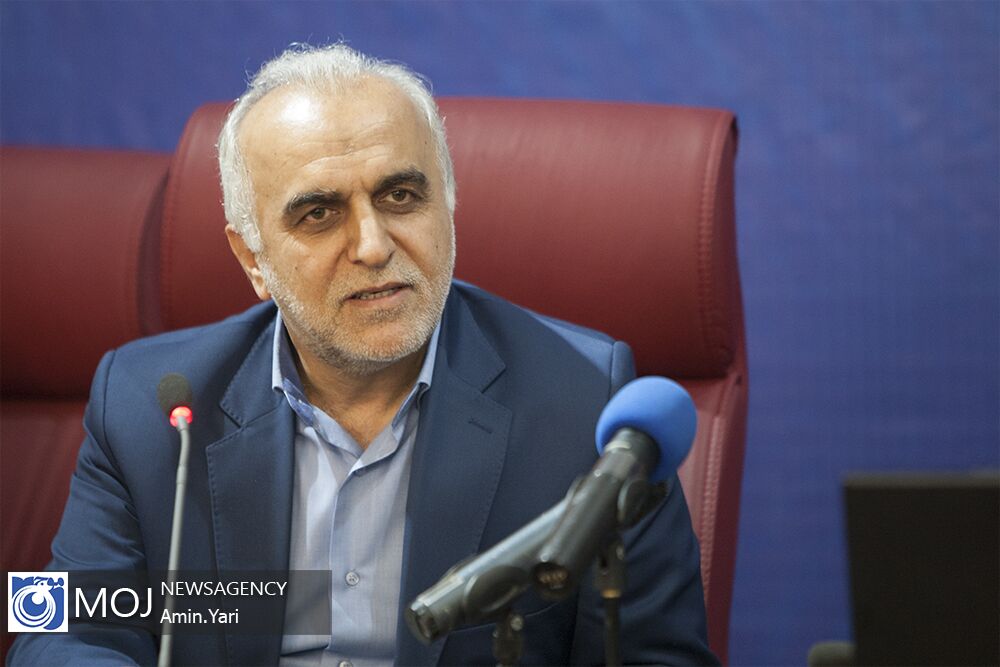 ما در غل و زنجیر حرکت می‌کنیم/ ارزش دارایی دولت ۷ میلیون میلیارد تومان است