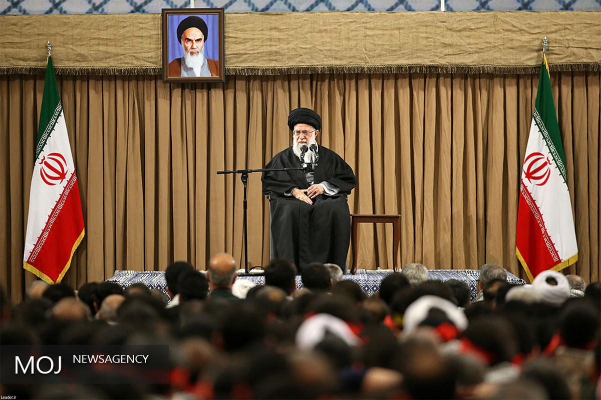 دیدار مقام معظم رهبری با مسئولان راهیان نور