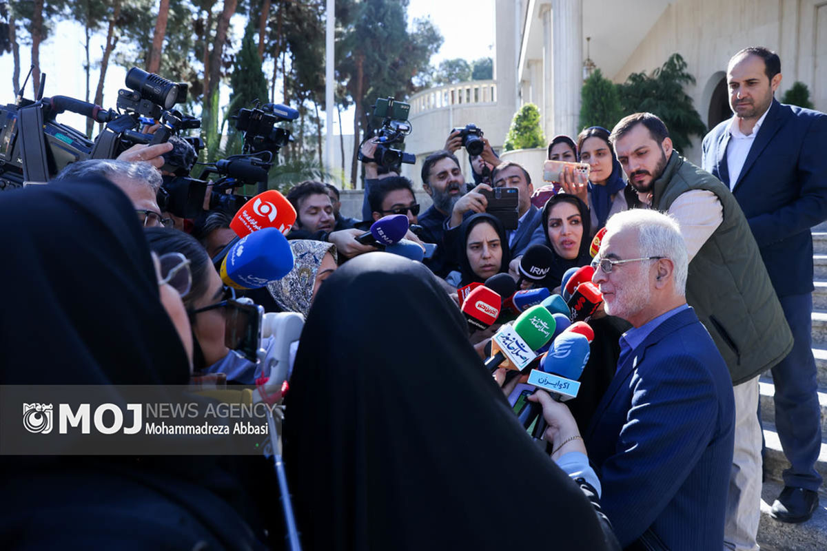 حاشیه جلسه هیات دولت - ۱۶ آبان