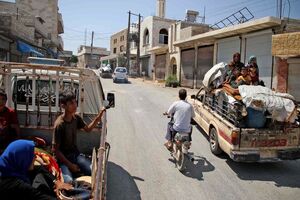 Hundreds of Syrian refugees come back home from Lebanon 