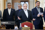 نشست وزیر امورخارجه با سفرا و روسای نمایندگی‌های خارجی و بین‌المللی