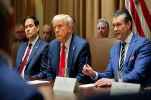 سه سناتور آمریکایی خواستار تحقیق درباره افشای جزئیات حمله به یمن در پیام رسان سیگنال شدند