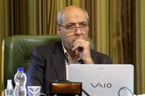 درختان شرق و غرب تهران به دلیل بی‌آبی از بین می‌روند