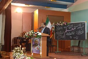 معلمان در معرفی و ترویج الگوهای متعالی و مذهبی اهتمام کنند