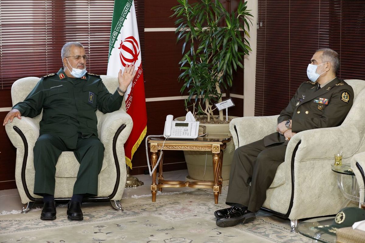 وزیر دفاع در دیدار فرمانده نیروی زمینی سپاه