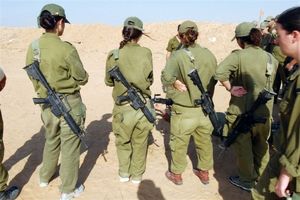 ۵۰ نظامی صهیونیست به یک شهرک سوریه حمله کردند