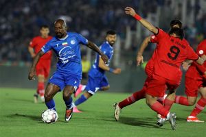  دیدار تراکتور - استقلال با تاخیر شروع می‌شود