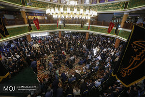 همایش عبور از بحران و توسعه ایران برگزار شد/نقطه اتکاء امام از آغاز انقلاب مردم بود/بسته ۱۸ میلیون یورویی ما به ازای برجام نیست