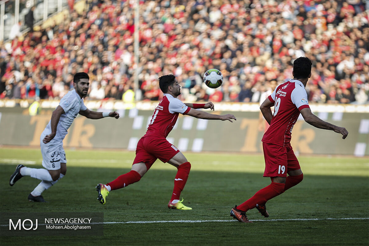 دیدار تیم های پرسپولیس تهران و ذوب آهن اصفهان