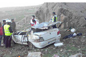 سقوط خودروی سواری به دره گردنه پشته سمیرم