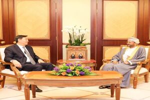 البوسعیدی و فرستاده دولت چین بر گفت‌وگو برای مهار تنش در منطقه تاکید کردند