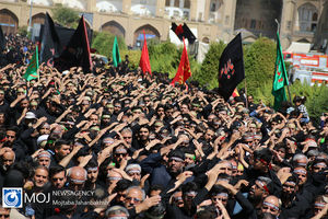 عزاداری ظهر عاشورای حسینی (ع) در اصفهان