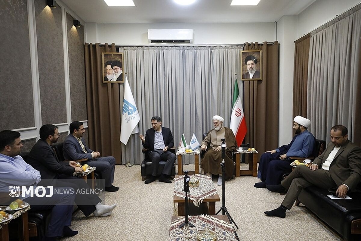 دیدار مدیرعامل سازمان منطقه آزاد کیش با امام جمعه 