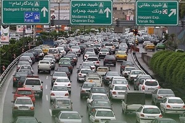 تردد خودروها در مسیر تهران به کرج و قزوین با کندی و ازدحام شدید همراه است