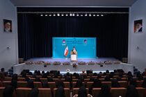 راه‌حل مشکلات کشور در دست دانشجویان است