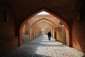 استقبال بیش از ۵ هزار مسافر نوروزی از تورهای بافت گردی شیراز