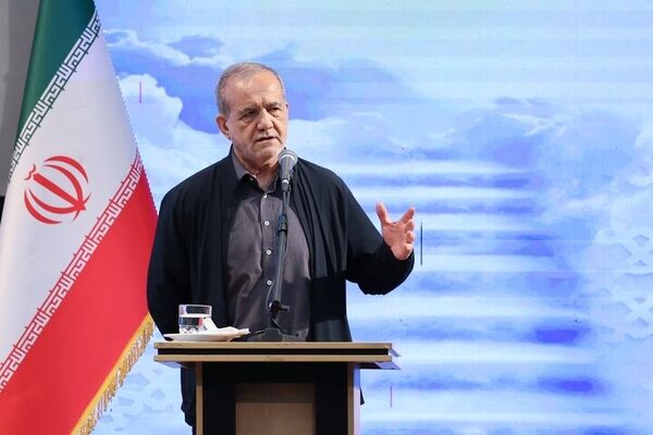 هرکس می‌تواند قدمی در میدان عمل بردارد، جلو بیاید