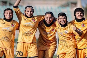 خاتون بم بی رقیب در لیگ برتر فوتبال زنان است