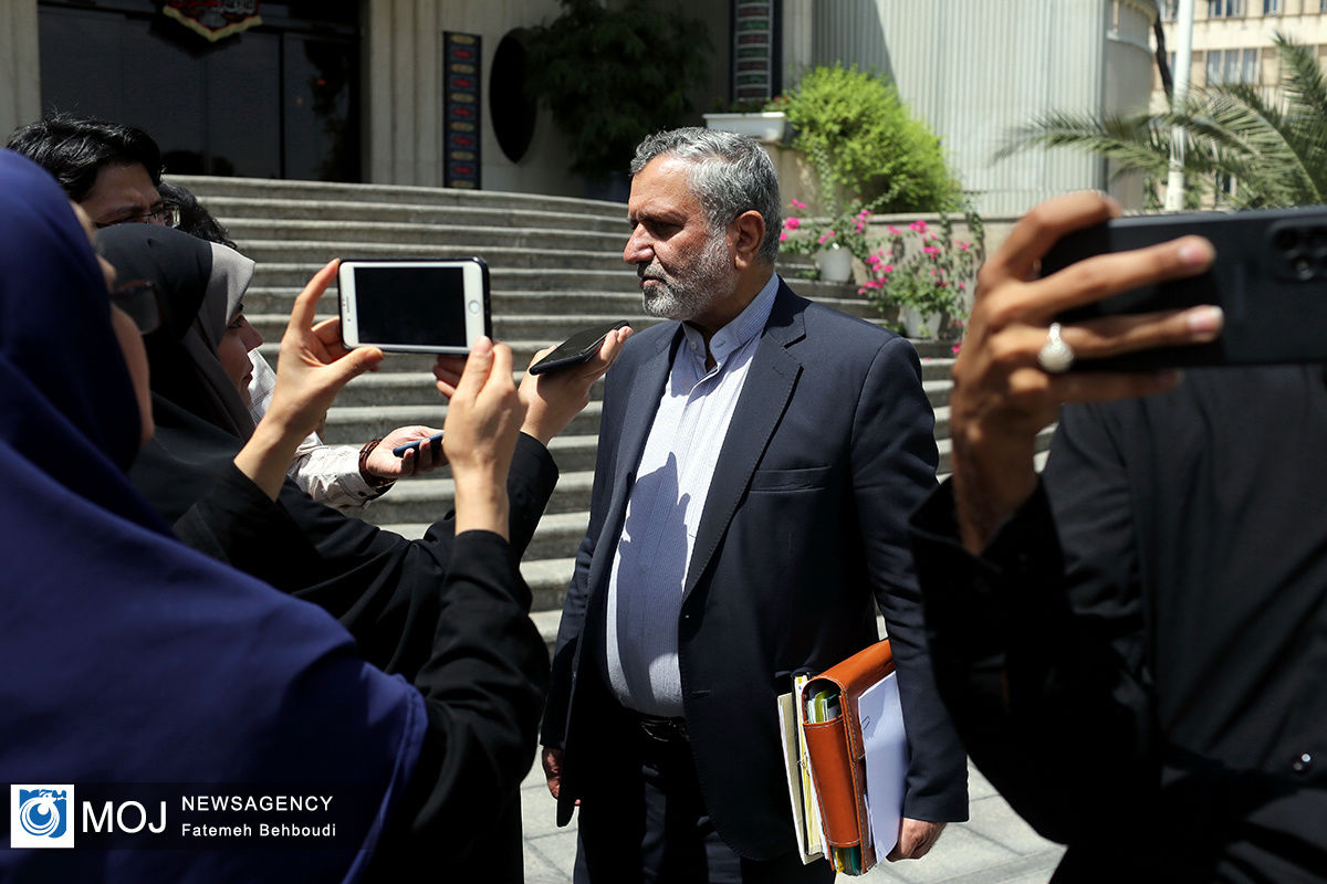 حاشیه جلسه هیئت دولت