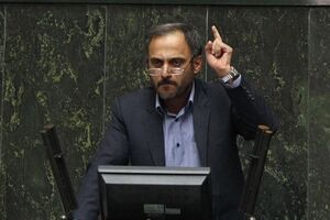 متولی ساماندهی داروخانه ها وزارت بهداشت و درمان و انجمن داروسازان است