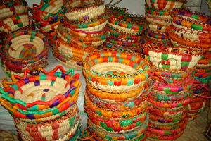 با صادرات چمدانی آمار دقیق و رسمی از صادرات صنایع دستی نداریم