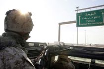 هزاران غیر نظامی با حمایت ارتش شهر را ترک کردند