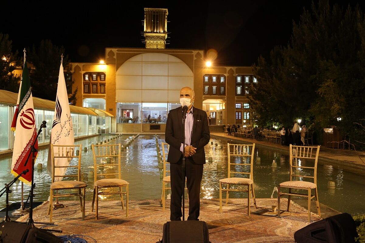 عظیمی
