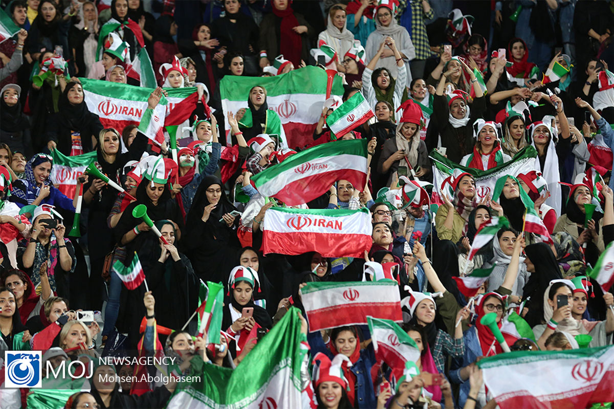 حضور بانوان در ورزشگاه آزادی