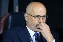 سرمربی تیم استقلال به یوفا حمله کرد