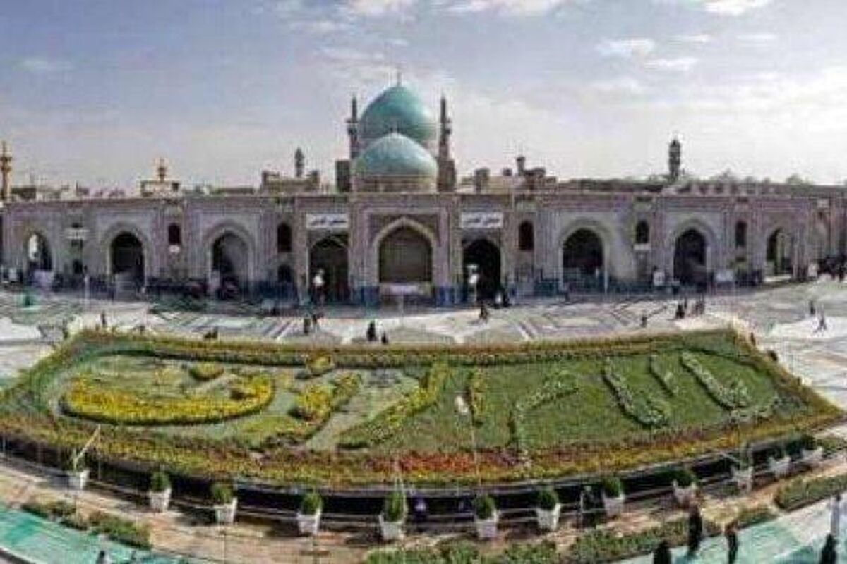 گل آرایی حرم مطهر امام رضا(ع)