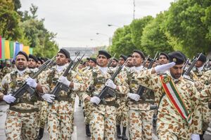 مراسم رژه روز ارتش در شیراز برگزار شد