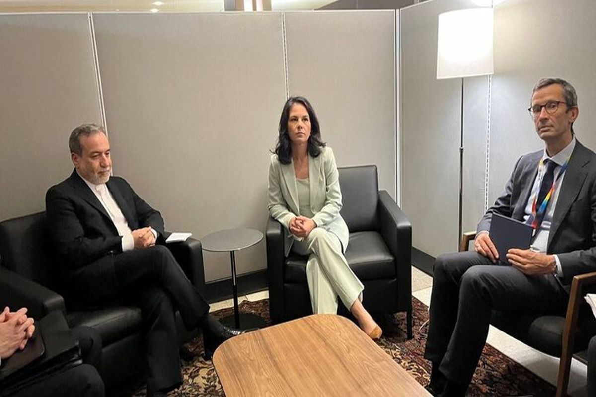 وزیر خارجه آلمان با عباس عراقچی در نیویورک گفتگو کرد