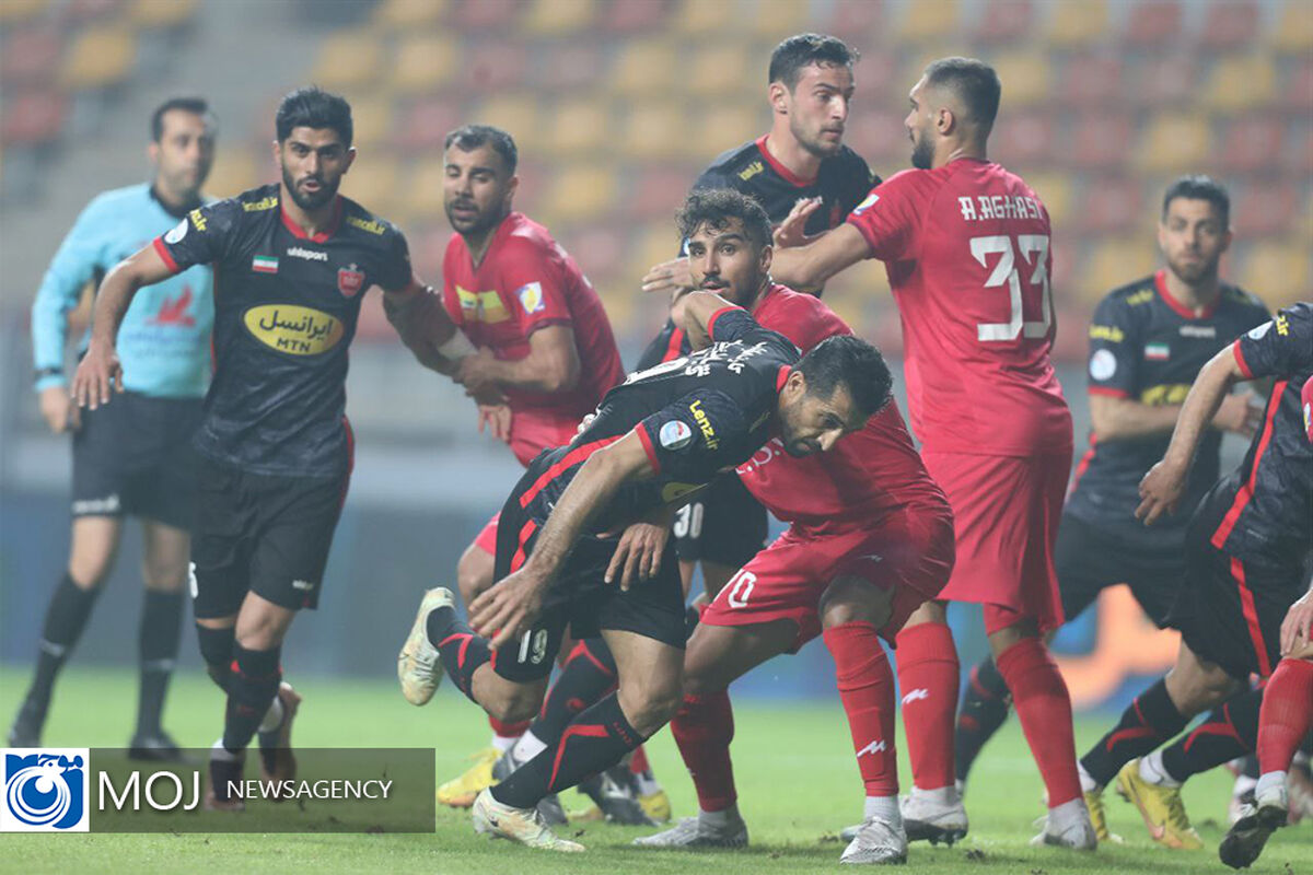 دیدار تیم های فوتبال پرسپولیس و فولاد