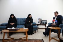 فریدون عباسی چه در سیاست و چه در علم انقلابی عمل کرد