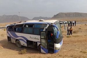 ۲۰ مصدوم  و دو کشته در حادثه واژگونی مینی بوس در شهرک صنعتی علویجه