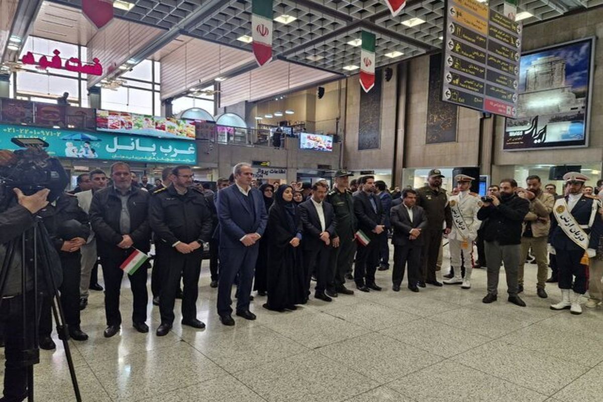 مراسم+نمادین+ورود+امام