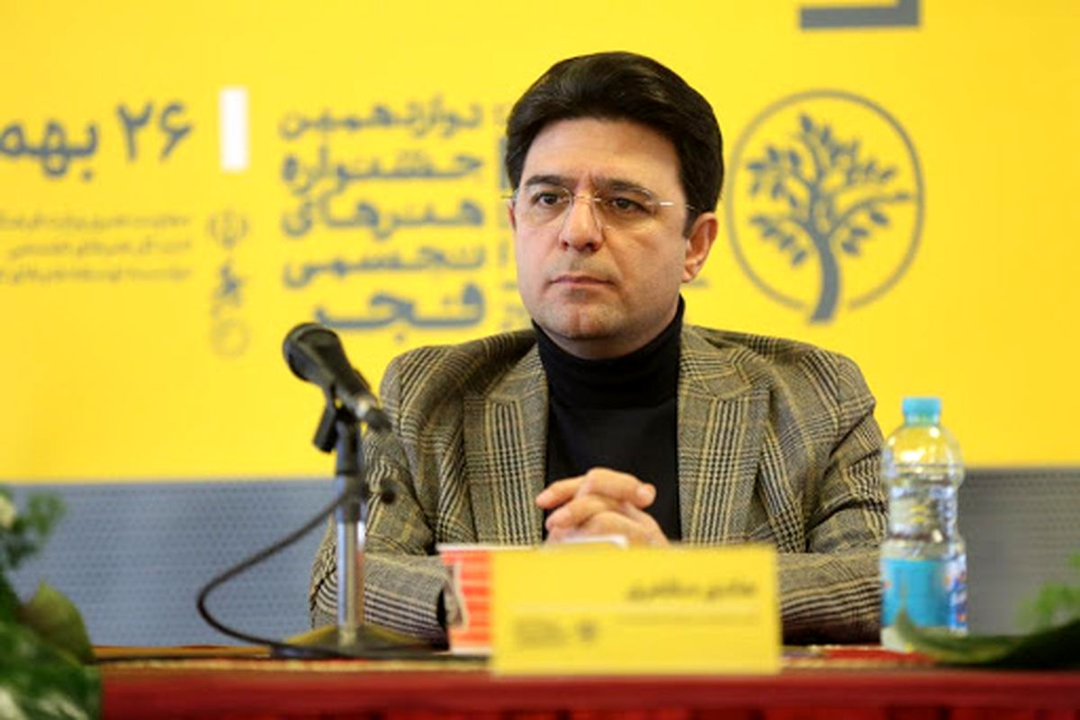 هادی مظفر یدر نشست خبری دوازدهمین جشنواره تجسمی فجر