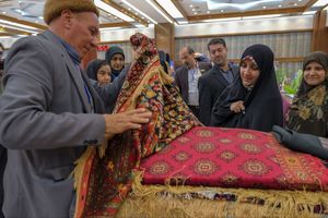 زنان روستایی و عشایر ستون فرهنگ و امنیت غذایی ایران هستند