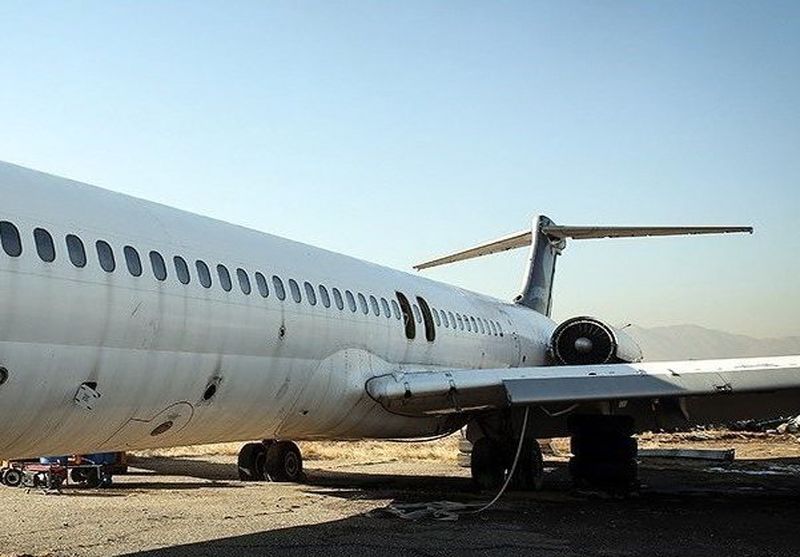 فرود موفق فوکر ۱۰۰ هما بدون چرخ عقب روی باند مهرآباد