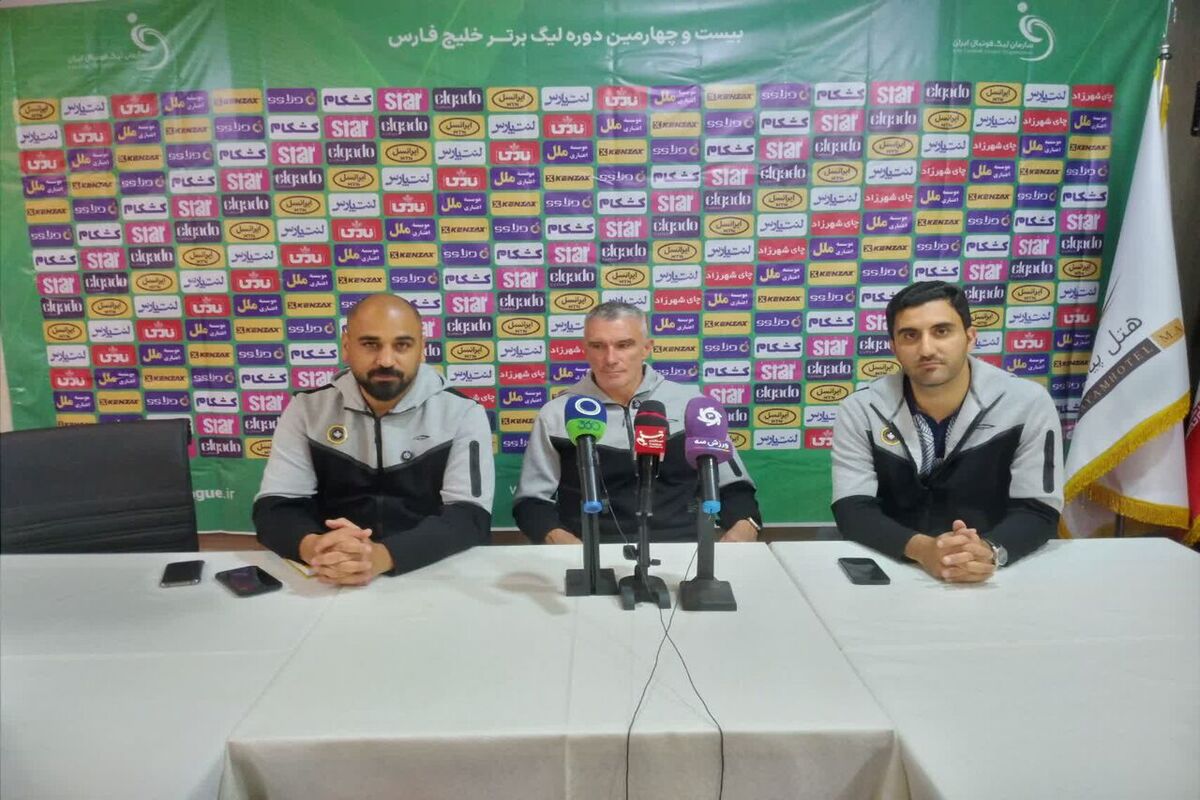 سرمربی تیم سپاهان