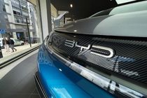 پاکستان، خودروهای برقی چینی مونتاژ می‌کند