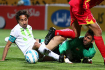 پیروزی پیکان، پدیده، ذوب آهن و سیاه جامگان در پایان نیمه اول