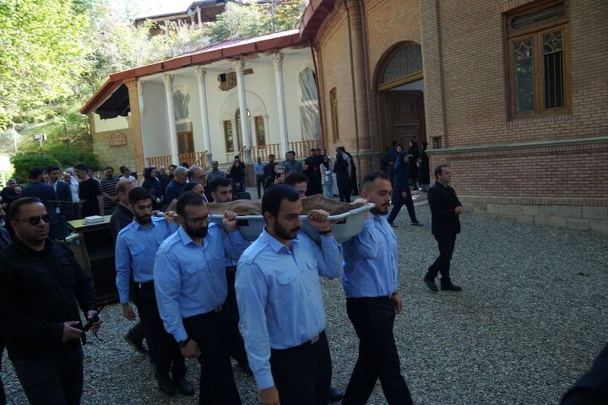 پیکر عیسی امیدوار،