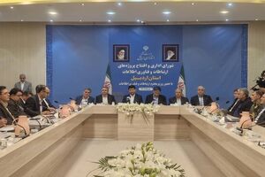 زیرساخت‌های ارتباطی و توسعه صنایع در اولویت برنامه‌های استان است