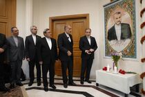 عراقچی از نماد یادبود شهید امیرعبداللهیان در مسکو رونمایی کرد