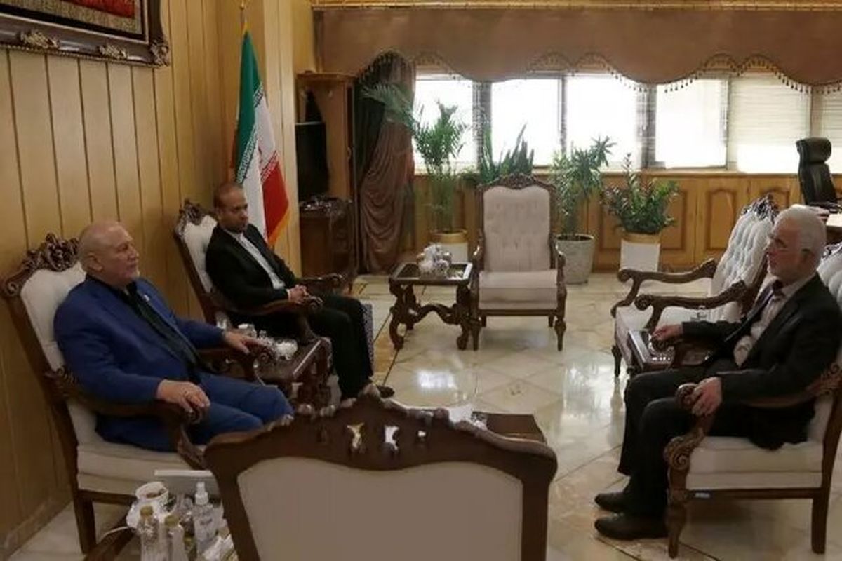 اسکندر مومنی وزیر کشور