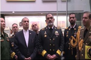 فرمانده نیروی دریایی از موزه دریایی ارتش روسیه بازدید کرد