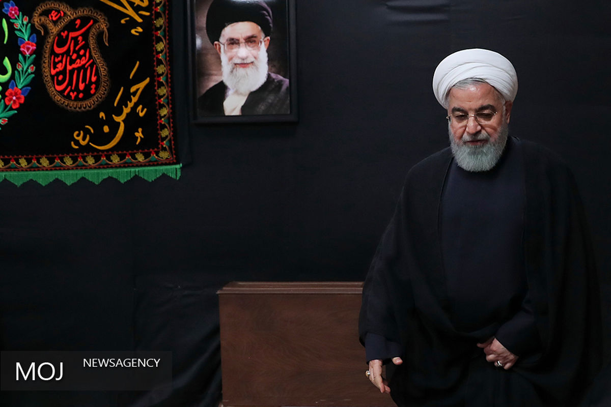  مراسم عزاداری امام حسین (ع) با حضور روحانی